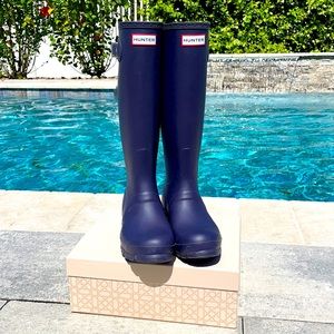 Purple Hunter rain boots size 6